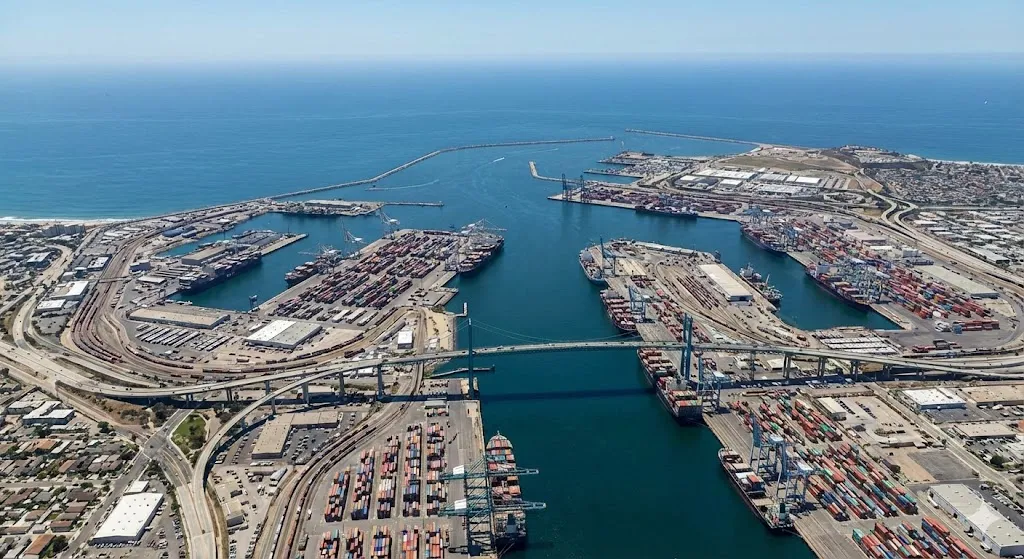 美国洛杉矶港与长滩港(San Pedro Bay)全景鸟瞰图